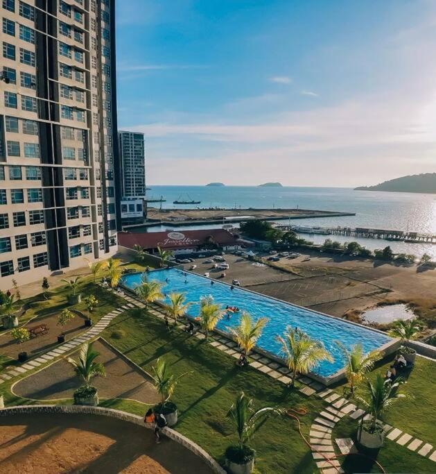 Sea&Pool View Stunning Homestay, Wifi, Netflix Near Malls, Jetty, Convenient Stores Kota Kinabalu Exterior foto