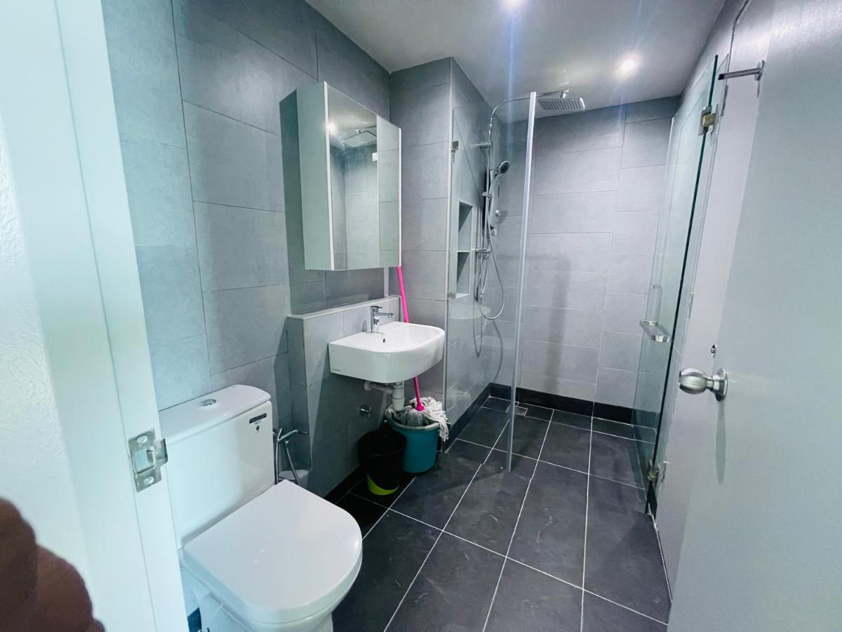 Sea&Pool View Stunning Homestay, Wifi, Netflix Near Malls, Jetty, Convenient Stores Kota Kinabalu Exterior foto